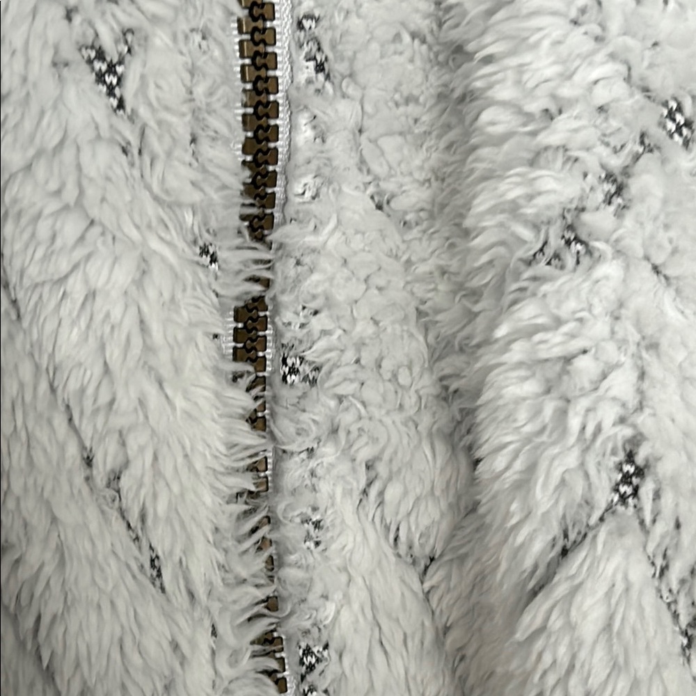 St. John's Bay XXL White Teddy Jacket with Quilted Design - Picture 4 of 11